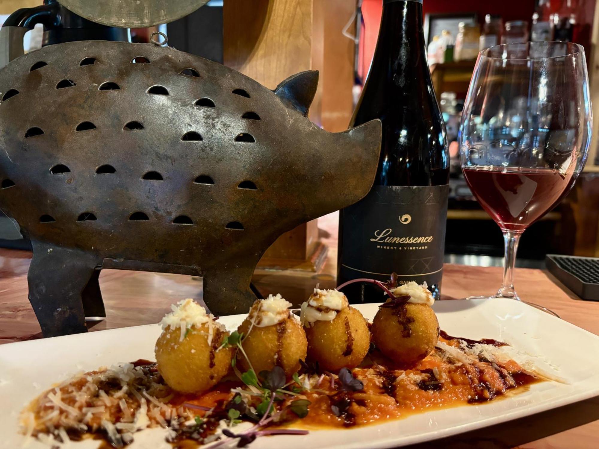 Truffle Pigs Lodge Field Bagian luar foto